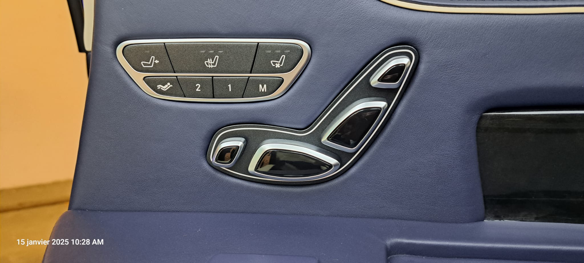 KLASSEN LUXURY VAN MVE 300 D with driver - Image 9