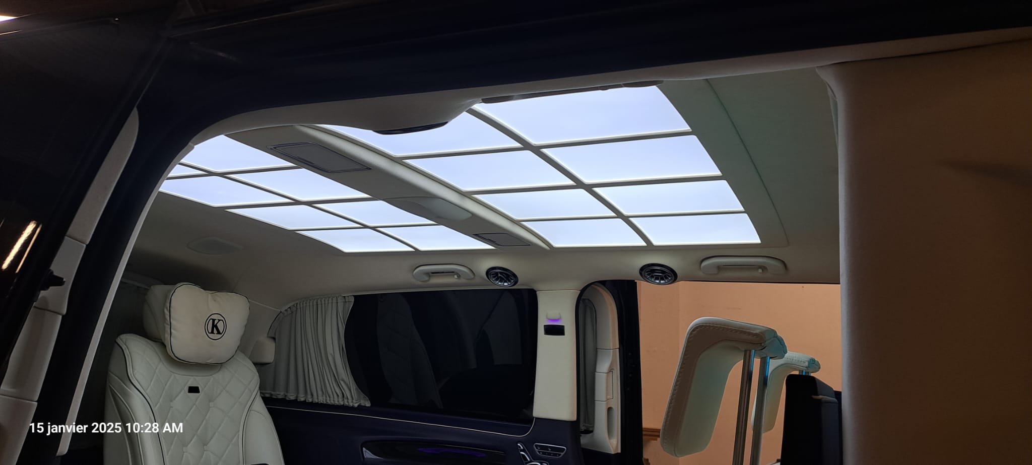 KLASSEN LUXURY VAN MVE 300 D with driver - Image 7