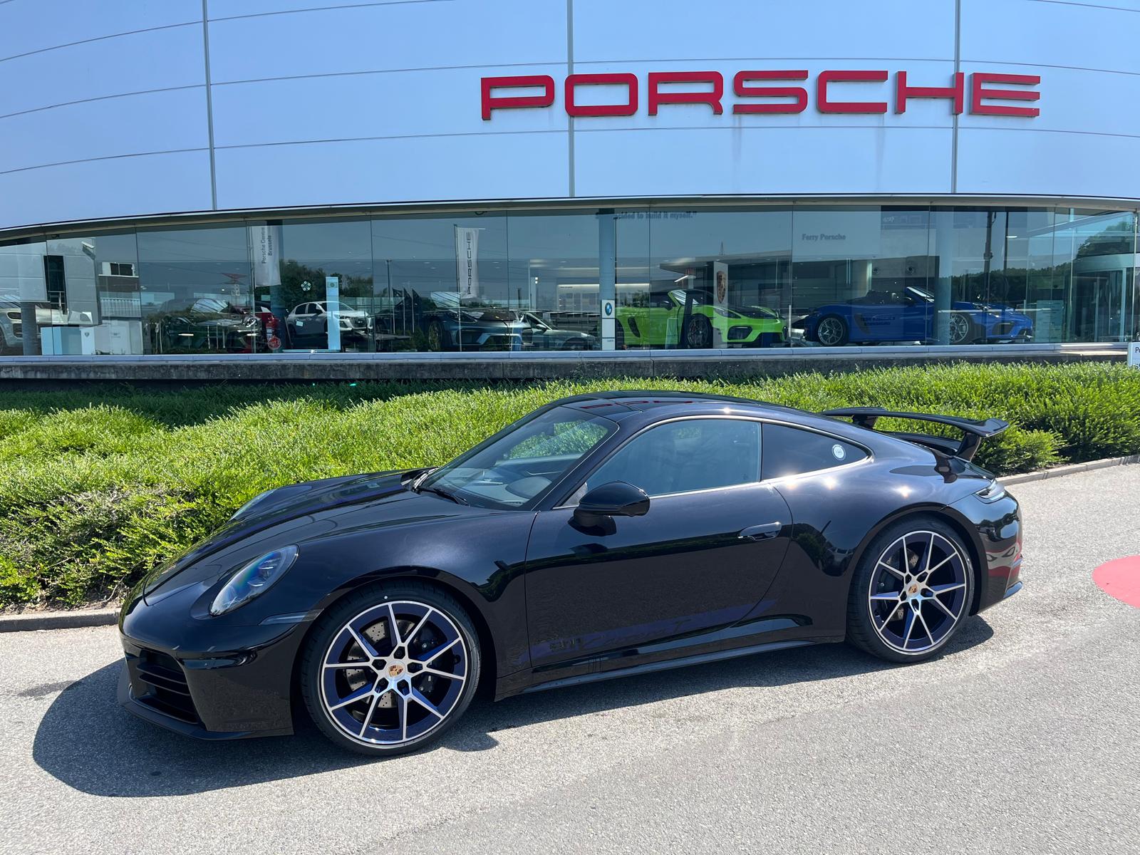 Porsche 911 Carrera T (992.2) - Image 2