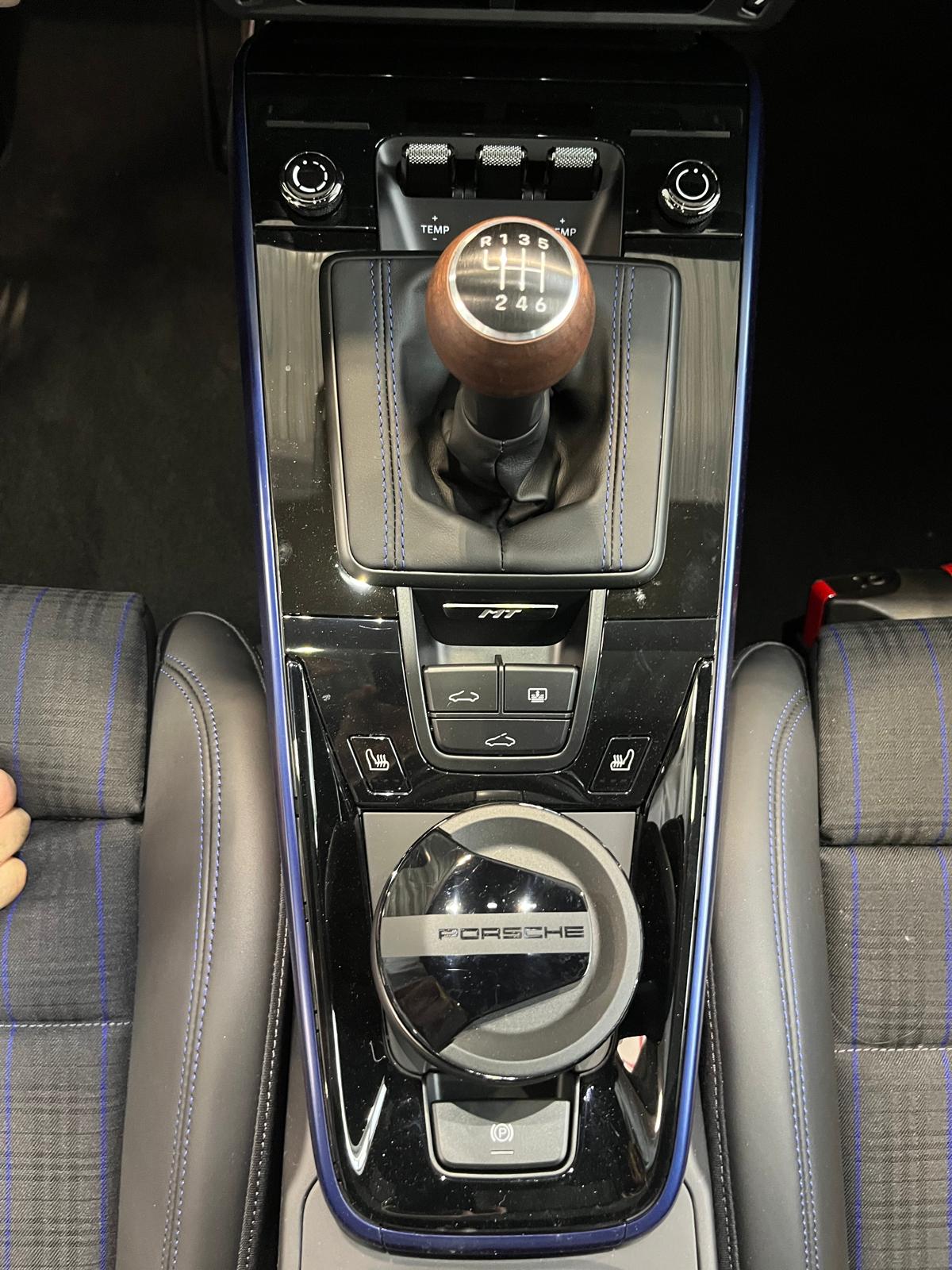 Porsche 911 Carrera T (992.2) - Image 11