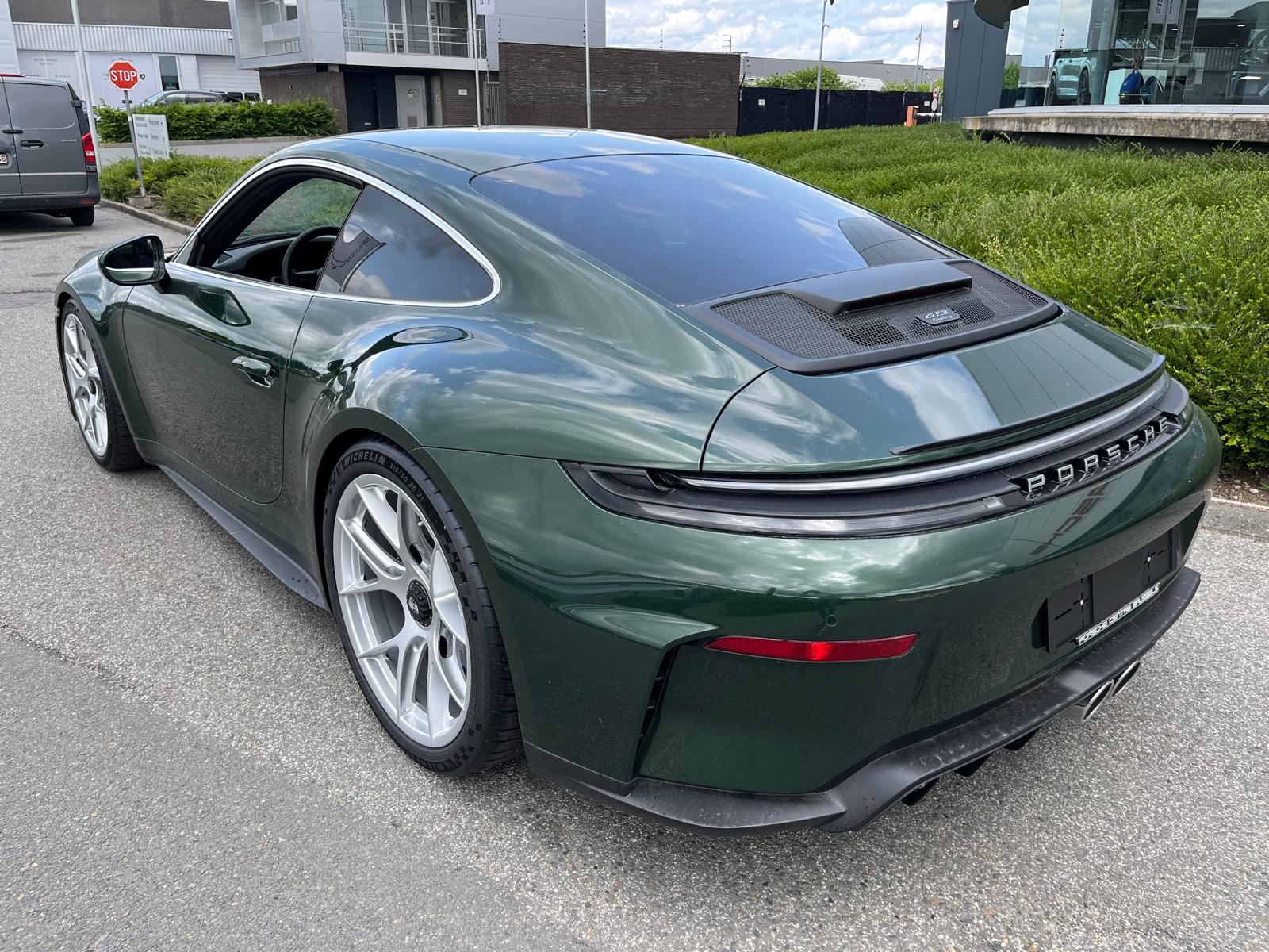 Porsche 911 GT3 Touring (992.2) Lightweight package - Image 7
