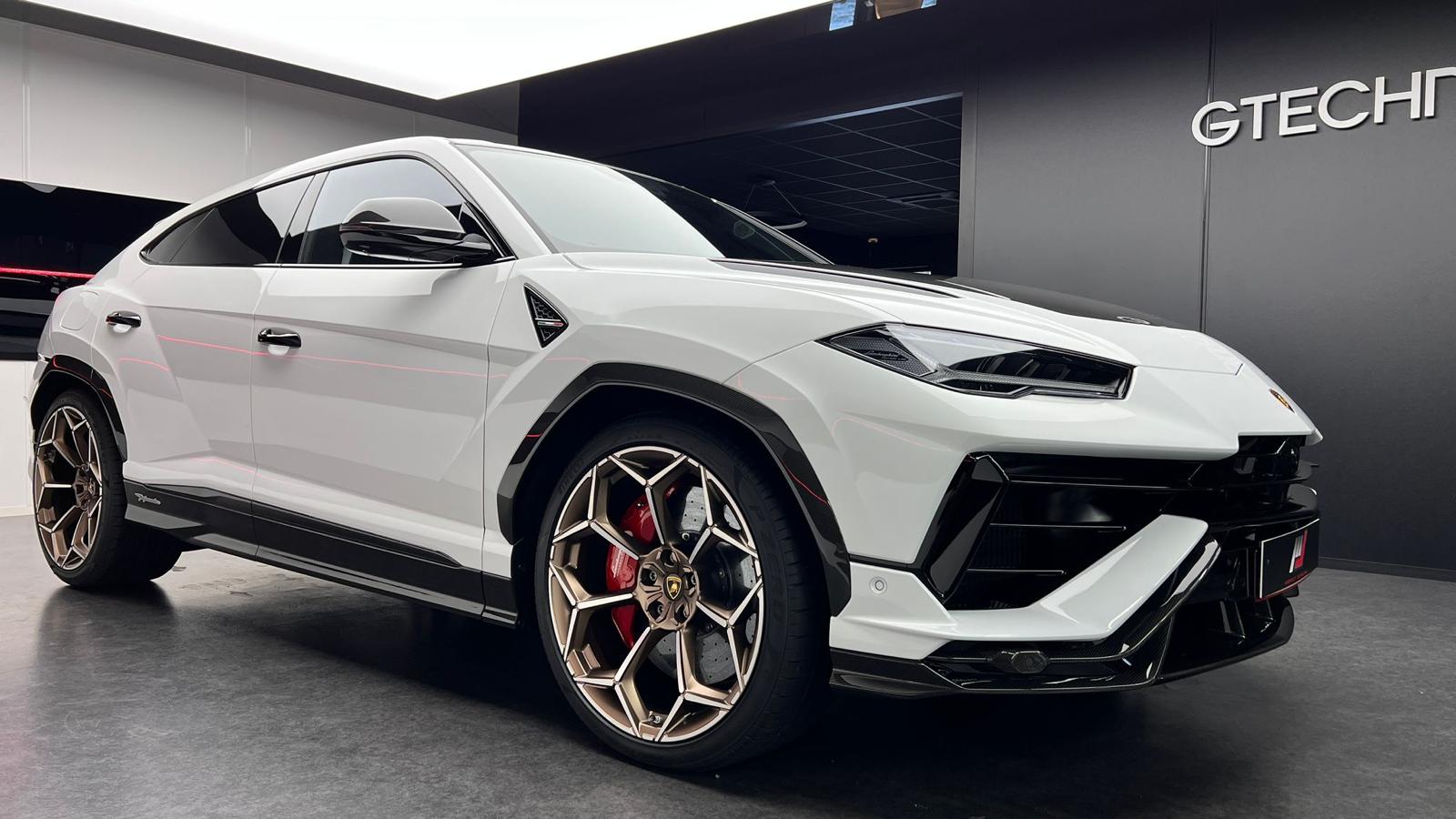 Lamborghini Urus Perfomante - Image 2