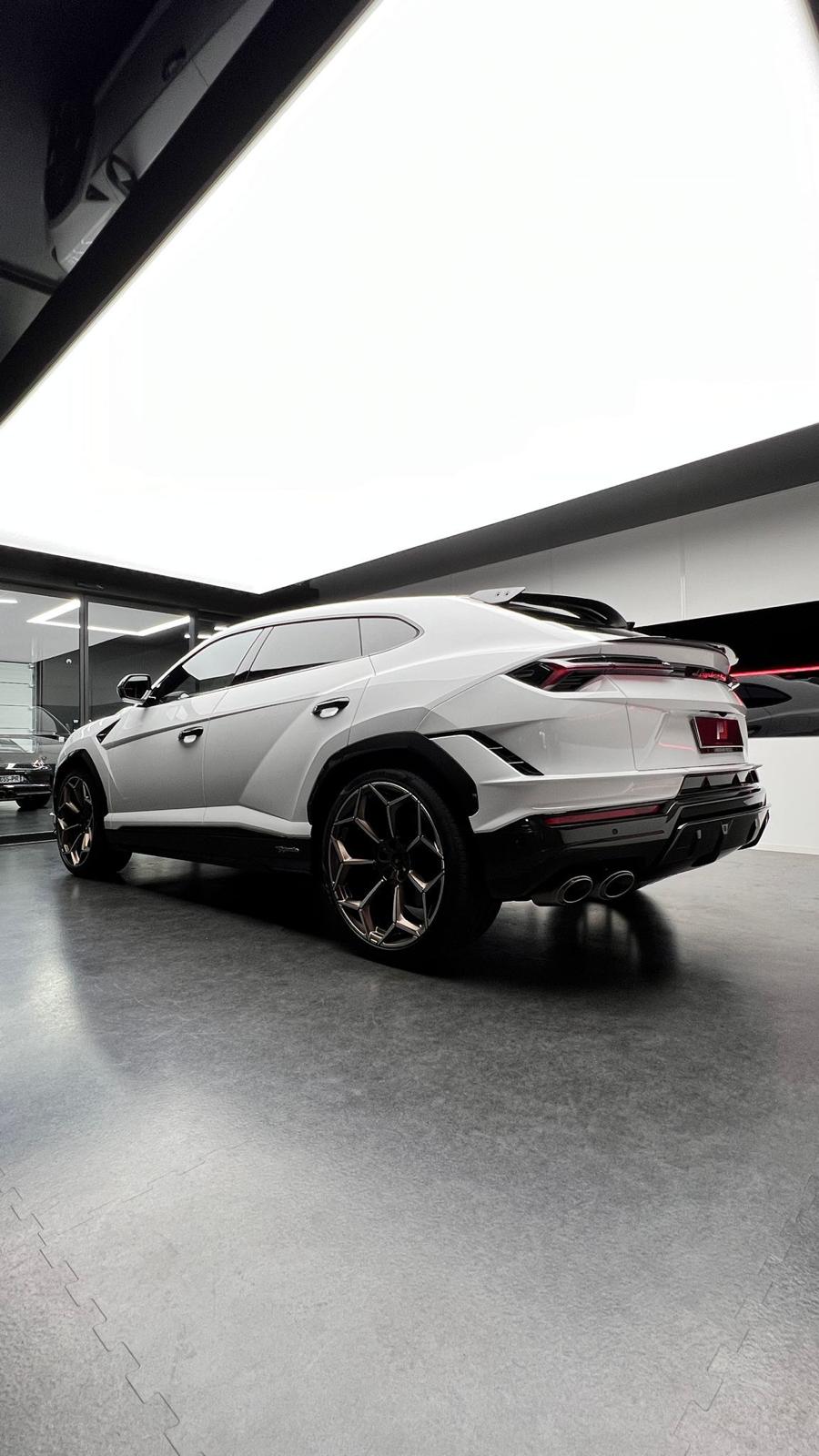 Lamborghini Urus Perfomante - Image 3