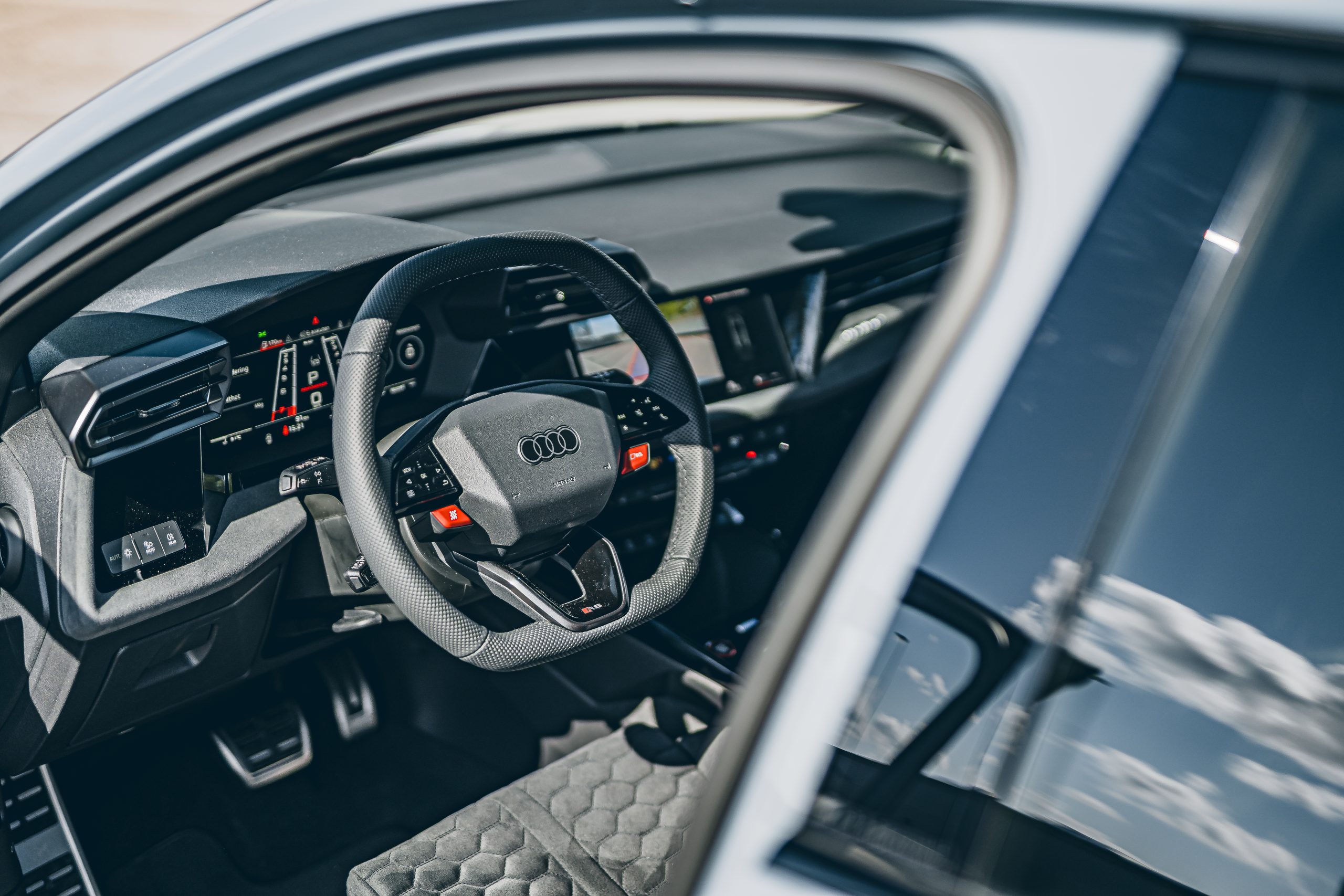 Audi RS3 Sportback Carbon edition - Image 14